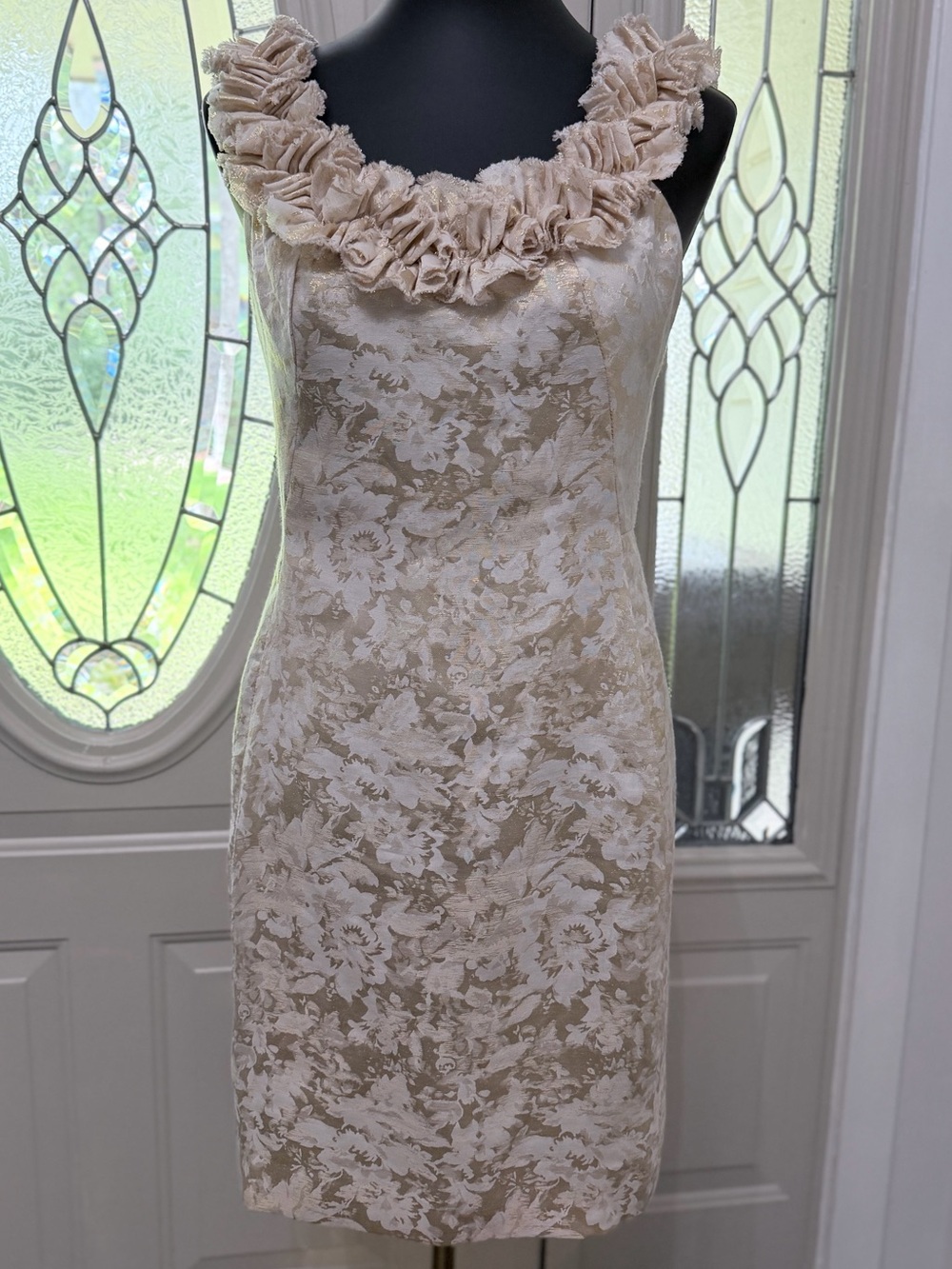 Maggy L Champagne Gold Metallic Floral Brocade Sheath Dress Size 6 Cocktail